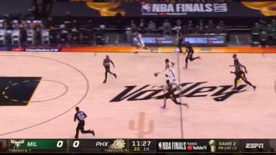 Giannis Antetokounmpo bounced the ball 3 times from baseline to baseline and dunked