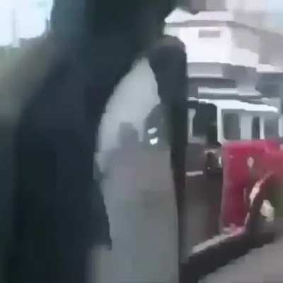 😱