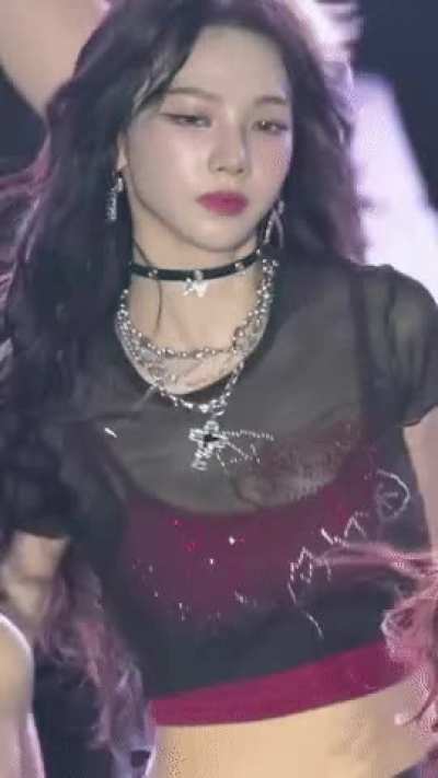 I wanna moan so hard for karina