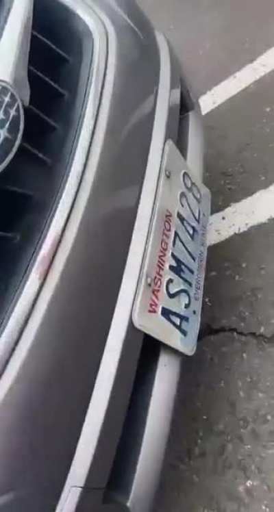 Karen Christens A Mans Car With Breast Milk Over A Parking Dispute