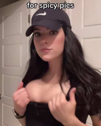 Awesome Cleavage