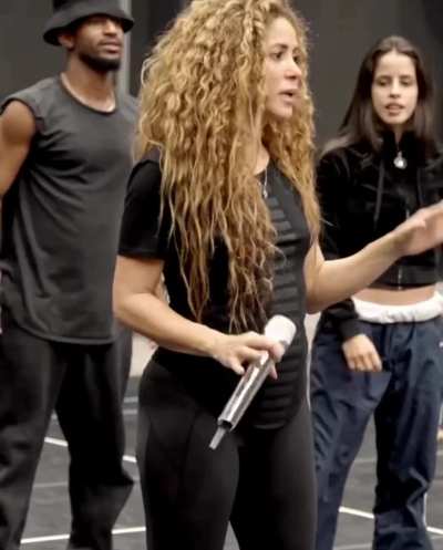Shakira, 49