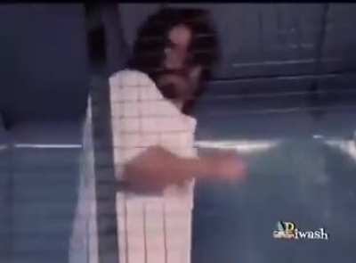 Nehra ji watching GT choking from boundary line.