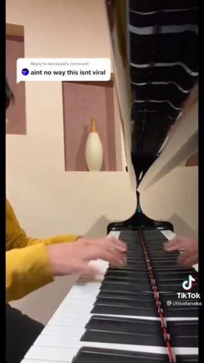 Piano man cartified vamp 🧛&zwj;♂️