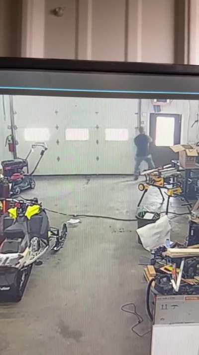 WCGW welding near a fuel leak? 🔥
