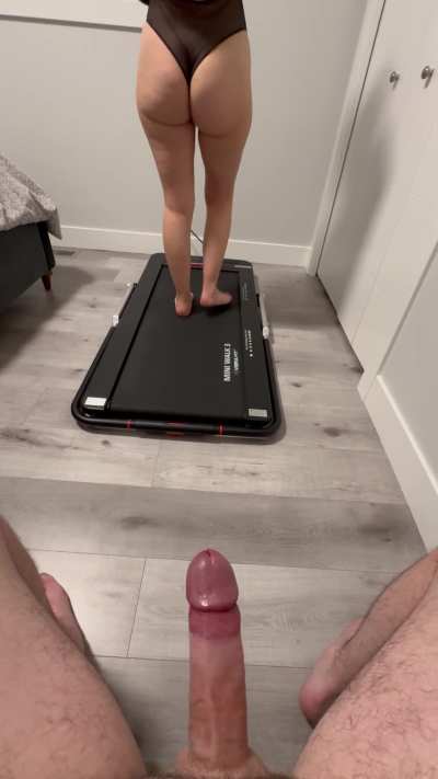 Big hands free cumshot while I&rsquo;m doing cardio!