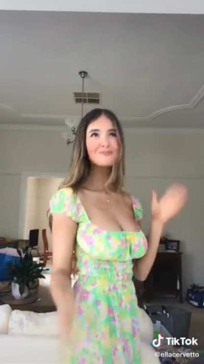She has the best big titties