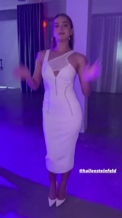 Hailee at the Herve Leger show