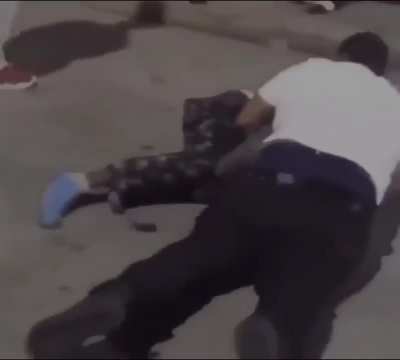 Of bystanders help the police! Salute!