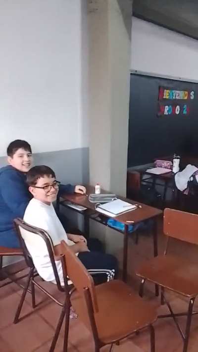 Bana mira esto, espero que est&eacute;s orgulloso de mi y mis amigos