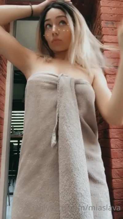 Towel drop🤤💦