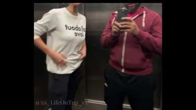 Quick flash in the elevator 😁