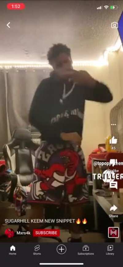 &ldquo;Yo Bri ya pussy not it, matter fact what&rsquo;s up wit you bitch🤨&rdquo;