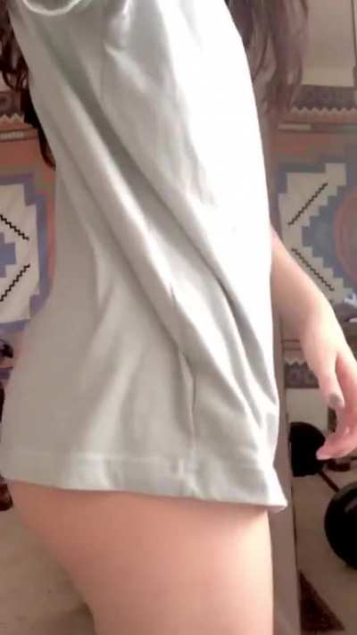 uncovering my booty 😳 [f]