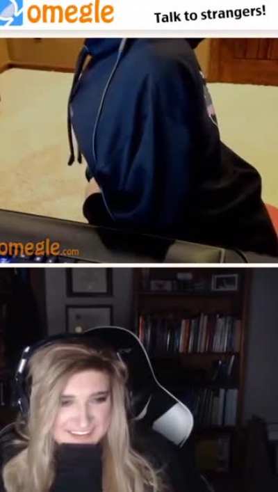 2 girls 1 omegle chat