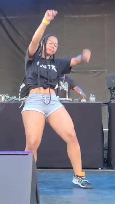 What's her @ name