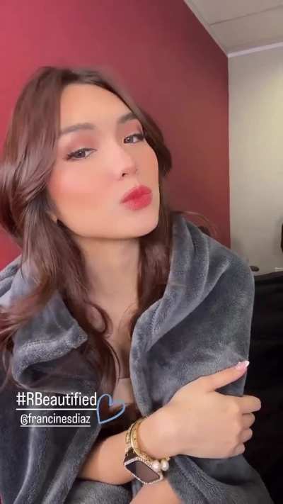 Francine Diaz 