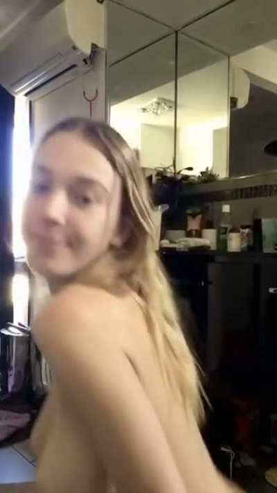 😈