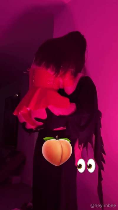 🙋🏽&zwj;♂️im🐝