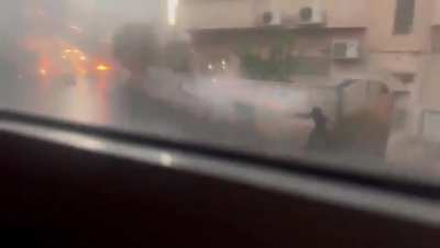 Palestinian riotter presumably shot dead during clashes against IDF in the West Bank