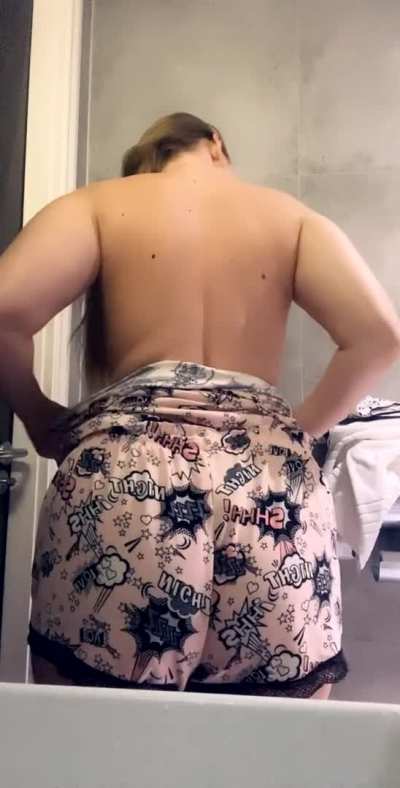 Do you like my curves?);) [oc]