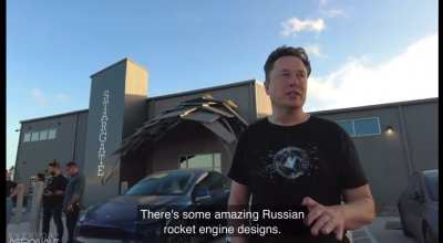 Илон Маск дал интервью прямиком со стартовой площадки своего космодрома в Бока-Чика. В беседе он рассказал, что при создании двигателей Raptor команда инженеров очень тщательно изучала опыт российских коллег.
