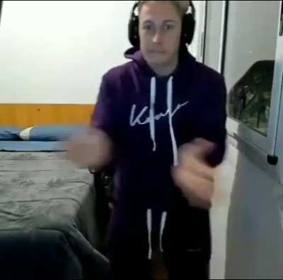 Momo dance