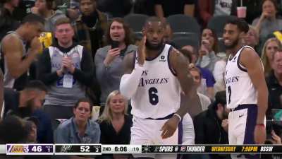 [Highlight] The lakers slip on the exact same spot as last night vs the spurs