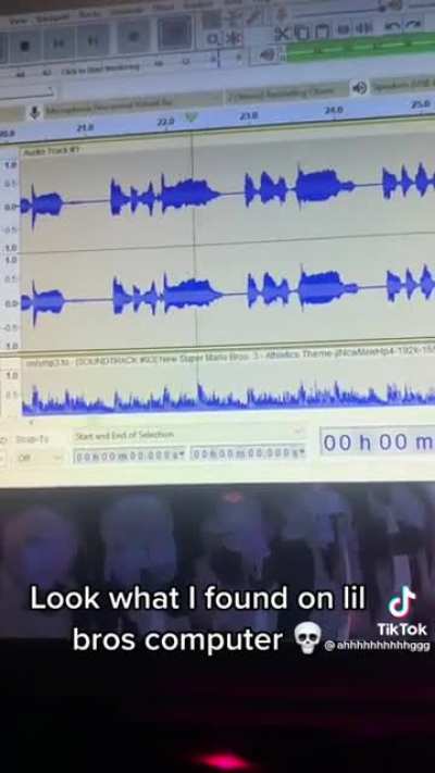Little brother makes &ldquo;music&rdquo;