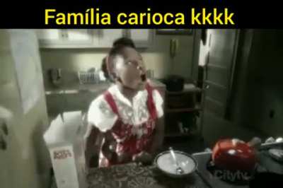 (Familia carioca). Por cornografista. "N&atilde;o me&ccedil;a com essa familia".