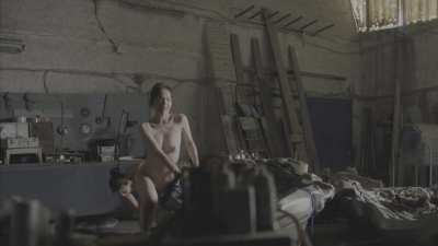 Tanaya Beatty &amp;amp; Nadia Litz - awesome nude duo in Crimes of the Future (2022)