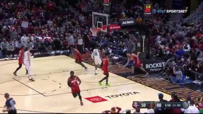 [Highlight] Okoro destroys THREE Rockets with ONE slam!