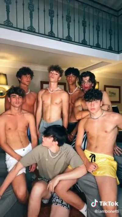 Damn I wouldn&rsquo;t want to tussle with these bad boys