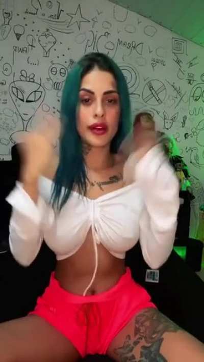 Tati Zaqui e seus mel&otilde;es soltinhos