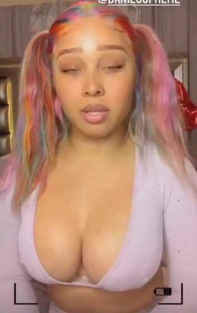 😋🥰🍒🍒