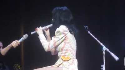 Beautiful flute performance by Katy Perry