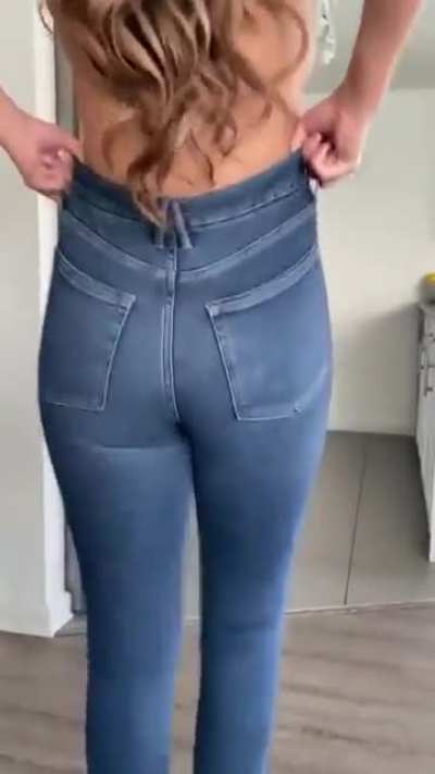 She got a nice ass
