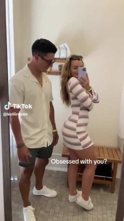@kellirosee