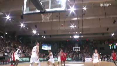 [Highlight] Canada's Trae Bell-Haynes pulls out his best D-Wade impression as he drills the buzzer-beating one-legged running 3 pointer.