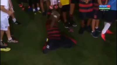 finalmente mataram o Negu Nu😭😭 esse é meu ídolo😭 👌