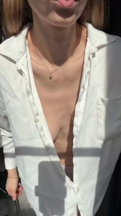 My boobs are living their best life without a bra