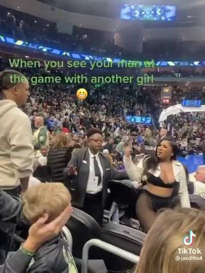 Lmfao The parents with their kid🤣🤣🤣🫢🫣🫣🫣