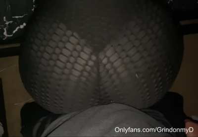 Amazing grinding by a big booty girl &eth;&yen;