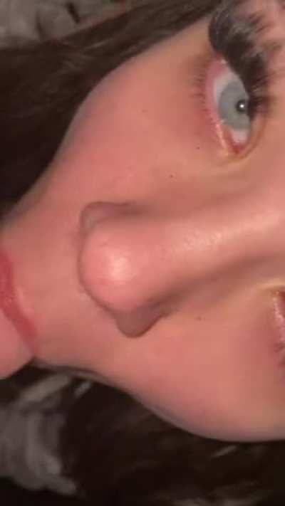 she&rsquo;s so pretty when she sucks 😅