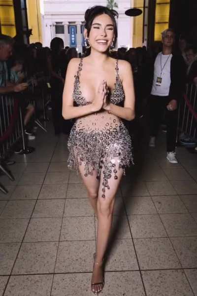 "Walking the Runway with Fans(iHeartAwards)" posted by Wesandalex