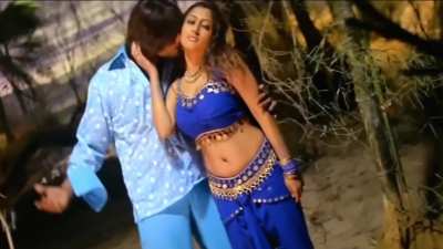 Malavika hot body fully enjoyed by Jeevan in tamil song