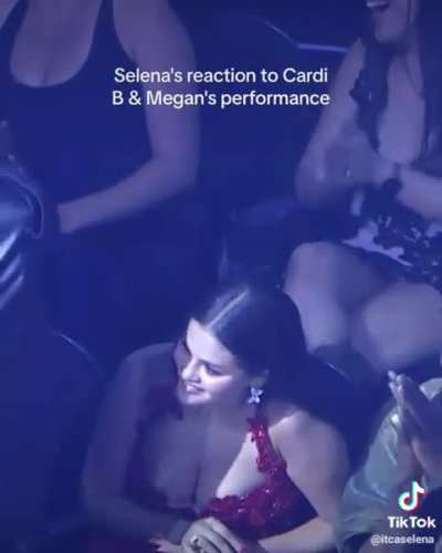 She straight vibing 