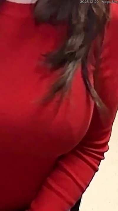 2025-12-29 Trisha Hershberger's jiggle (a closer look)