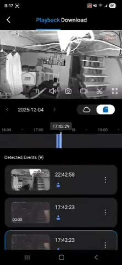 Weird footsteps/growl?