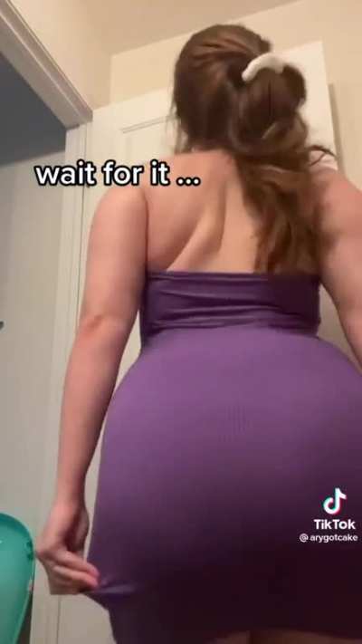 White girls can clap it good